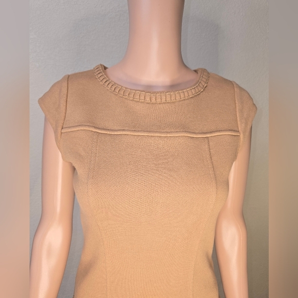 BODEN Women's Sheath Dress Light Brown Stretch Boat Neck Cap Sleeve Butt… - Picture 3 of 15